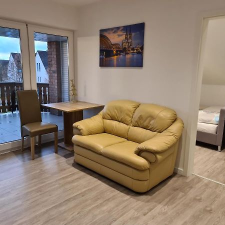Ferienwohnung Mit Jacuzzi Naehe Flughafen Koeln Bonn Troisdorf Exteriör bild