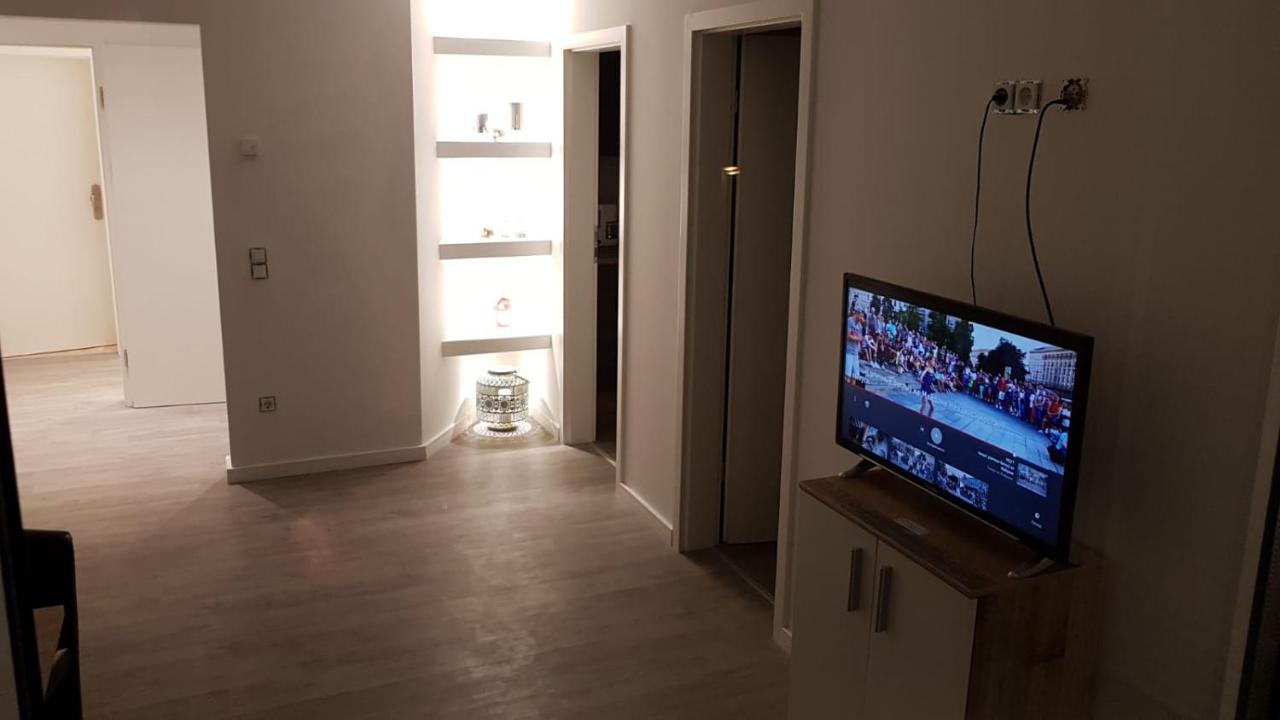 Ferienwohnung Mit Jacuzzi Naehe Flughafen Koeln Bonn Troisdorf Exteriör bild