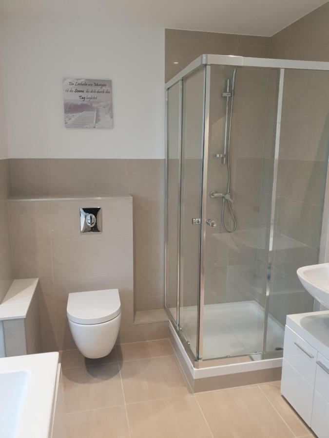 Ferienwohnung Mit Jacuzzi Naehe Flughafen Koeln Bonn Troisdorf Exteriör bild